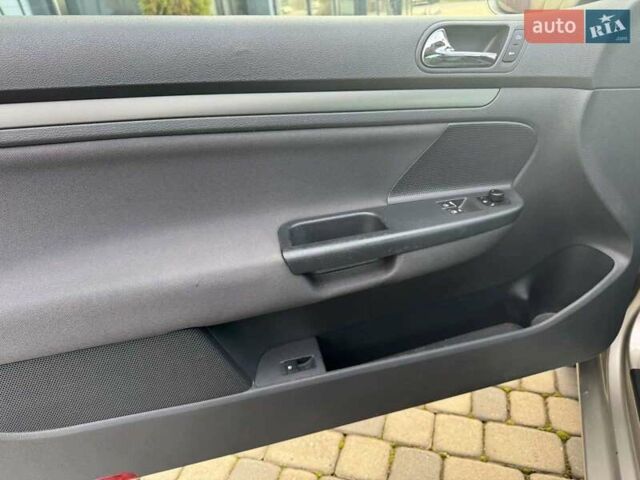 Бежевий Фольксваген Гольф, об'ємом двигуна 1.6 л та пробігом 169 тис. км за 6500 $, фото 9 на Automoto.ua