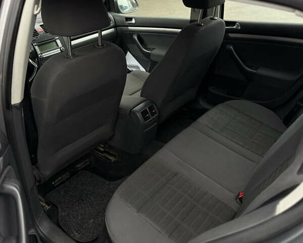 Бежевый Фольксваген Гольф, объемом двигателя 1.4 л и пробегом 234 тыс. км за 5700 $, фото 7 на Automoto.ua