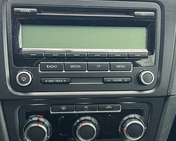 Бежевый Фольксваген Гольф, объемом двигателя 1.4 л и пробегом 206 тыс. км за 6600 $, фото 32 на Automoto.ua