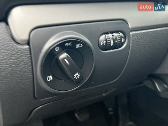 Бежевый Фольксваген Гольф, объемом двигателя 1.4 л и пробегом 206 тыс. км за 6600 $, фото 30 на Automoto.ua