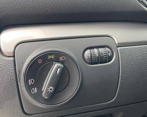 Бежевый Фольксваген Гольф, объемом двигателя 1.4 л и пробегом 213 тыс. км за 7000 $, фото 8 на Automoto.ua