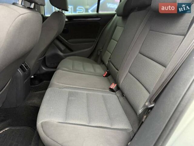 Бежевый Фольксваген Гольф, объемом двигателя 1.39 л и пробегом 84 тыс. км за 9499 $, фото 8 на Automoto.ua