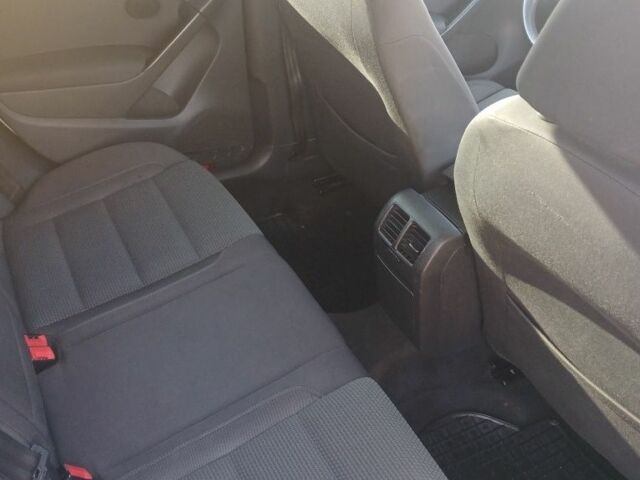 Бежевий Фольксваген Гольф, об'ємом двигуна 0 л та пробігом 301 тис. км за 8500 $, фото 5 на Automoto.ua