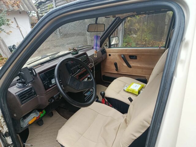 Бежевый Фольксваген Гольф, объемом двигателя 0 л и пробегом 275 тыс. км за 800 $, фото 4 на Automoto.ua