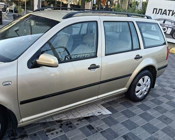 Фольксваген Гольф 2001 в Хмельницком на Automoto.ua Бежевый Фольксваген Гольф, объемом двигателя 1.6 л и пробегом 315 тыс. км за 3850 $, фото 3 на Automoto.ua