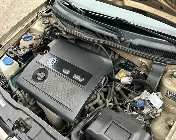 Бежевый Фольксваген Гольф, объемом двигателя 1.6 л и пробегом 235 тыс. км за 4900 $, фото 30 на Automoto.ua