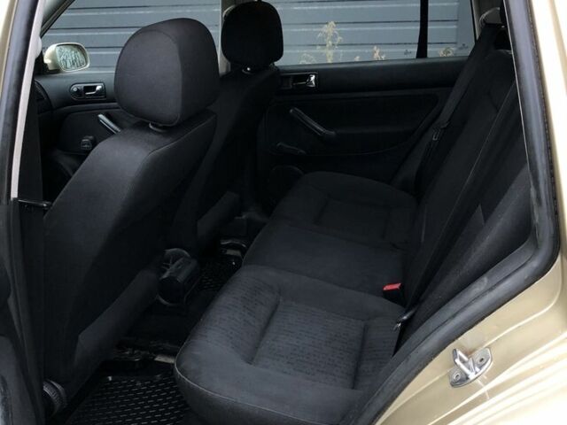 Фольксваген Гольф 2003 у Борисполе на Automoto.ua Бежевий Фольксваген Гольф, об'ємом двигуна 1.9 л та пробігом 310 тис. км за 2750 $, фото 6 на Automoto.ua