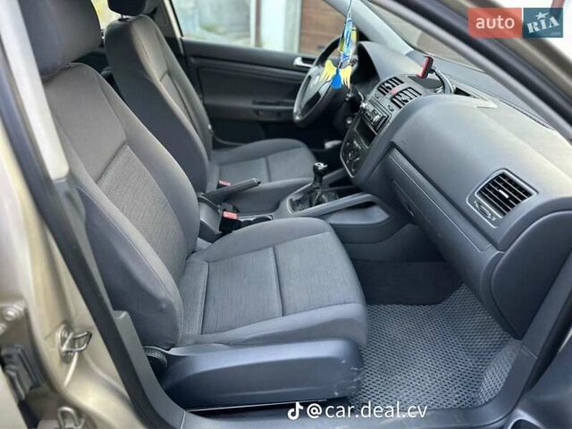 Бежевый Фольксваген Гольф, объемом двигателя 1.4 л и пробегом 180 тыс. км за 6000 $, фото 13 на Automoto.ua