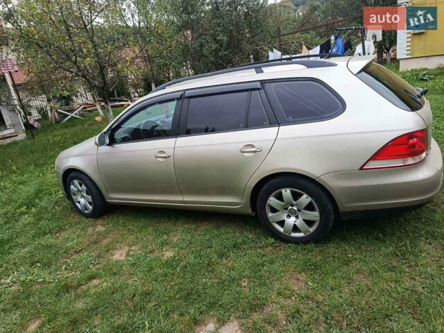 Бежевый Фольксваген Гольф, объемом двигателя 1.6 л и пробегом 210 тыс. км за 4999 $, фото 7 на Automoto.ua