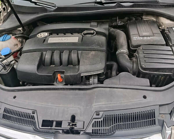 Бежевый Фольксваген Гольф, объемом двигателя 1.6 л и пробегом 210 тыс. км за 4999 $, фото 18 на Automoto.ua