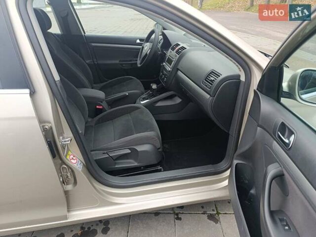 Бежевый Фольксваген Гольф, объемом двигателя 1.4 л и пробегом 248 тыс. км за 6800 $, фото 13 на Automoto.ua