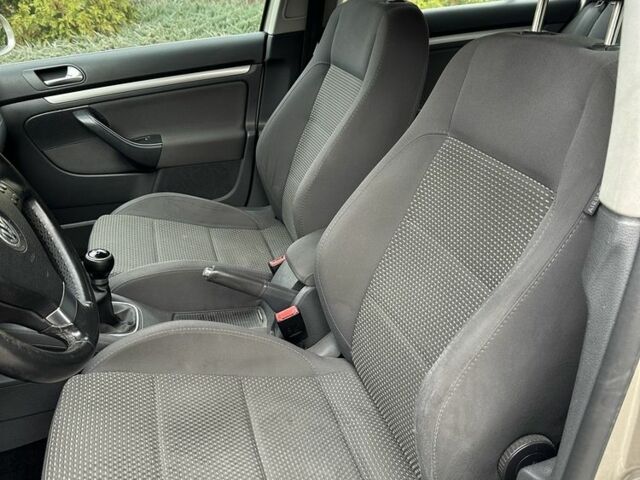 Бежевый Фольксваген Гольф, объемом двигателя 1.4 л и пробегом 239 тыс. км за 6300 $, фото 7 на Automoto.ua