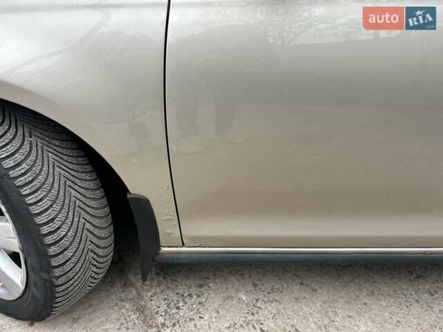 Бежевий Фольксваген Гольф, об'ємом двигуна 1.4 л та пробігом 235 тис. км за 5000 $, фото 16 на Automoto.ua