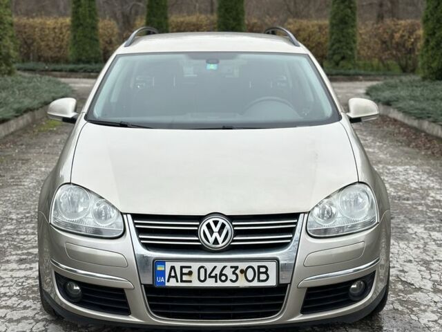 Бежевый Фольксваген Гольф, объемом двигателя 1.4 л и пробегом 239 тыс. км за 6300 $, фото 1 на Automoto.ua