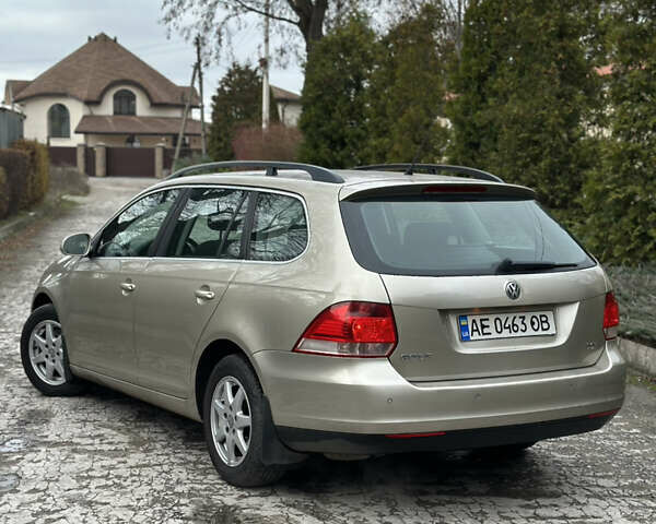 Бежевый Фольксваген Гольф, объемом двигателя 1.4 л и пробегом 239 тыс. км за 5999 $, фото 3 на Automoto.ua