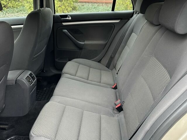 Бежевый Фольксваген Гольф, объемом двигателя 1.4 л и пробегом 239 тыс. км за 6300 $, фото 6 на Automoto.ua