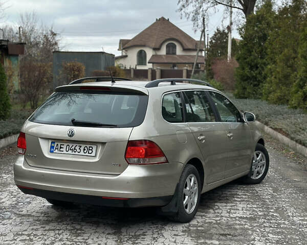 Бежевый Фольксваген Гольф, объемом двигателя 1.4 л и пробегом 239 тыс. км за 5999 $, фото 4 на Automoto.ua