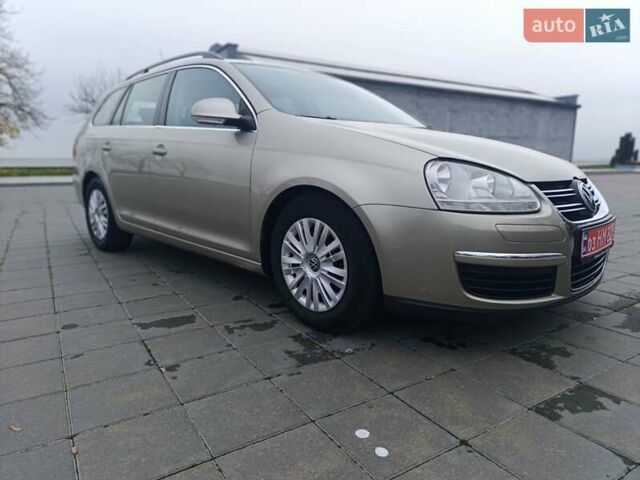 Бежевый Фольксваген Гольф, объемом двигателя 1.4 л и пробегом 248 тыс. км за 6800 $, фото 3 на Automoto.ua