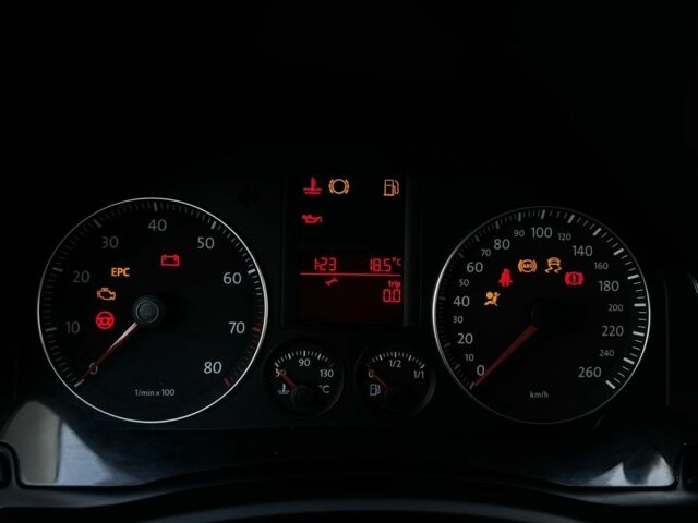 Бежевий Фольксваген Гольф, об'ємом двигуна 1.4 л та пробігом 149 тис. км за 7200 $, фото 13 на Automoto.ua