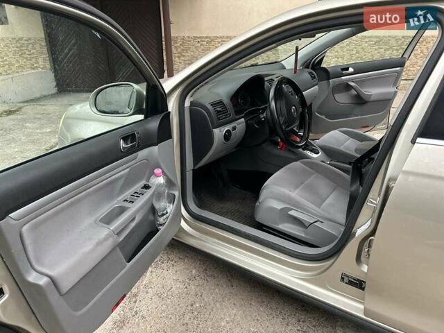 Бежевий Фольксваген Гольф, об'ємом двигуна 1.4 л та пробігом 235 тис. км за 5000 $, фото 18 на Automoto.ua