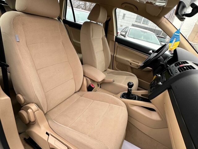 Бежевий Фольксваген Гольф, об'ємом двигуна 1.4 л та пробігом 245 тис. км за 6600 $, фото 7 на Automoto.ua