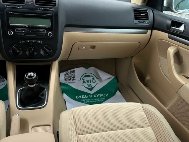 Бежевий Фольксваген Гольф, об'ємом двигуна 1.4 л та пробігом 245 тис. км за 6600 $, фото 6 на Automoto.ua