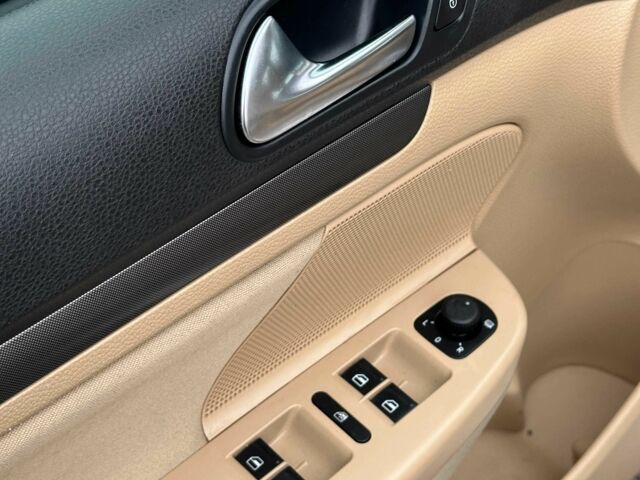 Бежевий Фольксваген Гольф, об'ємом двигуна 1.4 л та пробігом 245 тис. км за 6600 $, фото 12 на Automoto.ua