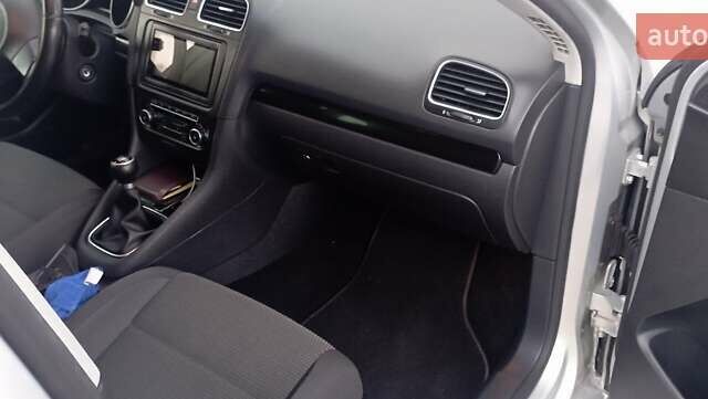 Бежевий Фольксваген Гольф, об'ємом двигуна 1.4 л та пробігом 230 тис. км за 7600 $, фото 22 на Automoto.ua