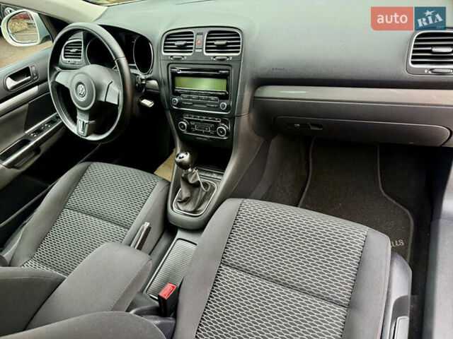 Бежевый Фольксваген Гольф, объемом двигателя 1.4 л и пробегом 200 тыс. км за 6599 $, фото 27 на Automoto.ua