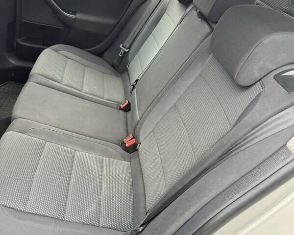 Бежевый Фольксваген Гольф, объемом двигателя 1.6 л и пробегом 174 тыс. км за 7999 $, фото 45 на Automoto.ua