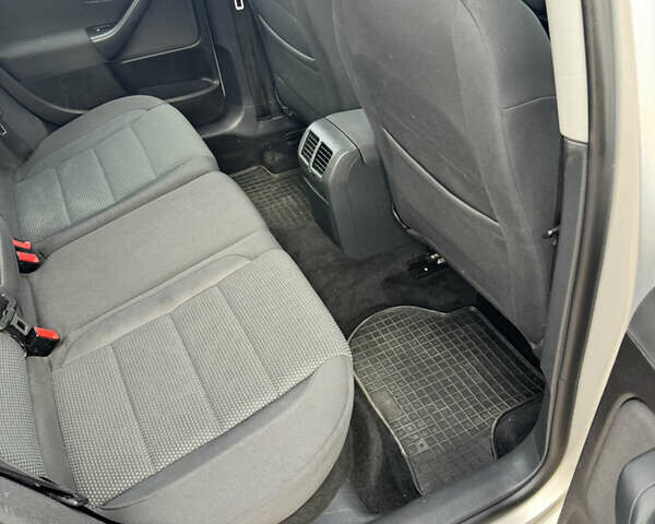 Бежевый Фольксваген Гольф, объемом двигателя 1.6 л и пробегом 174 тыс. км за 7999 $, фото 51 на Automoto.ua