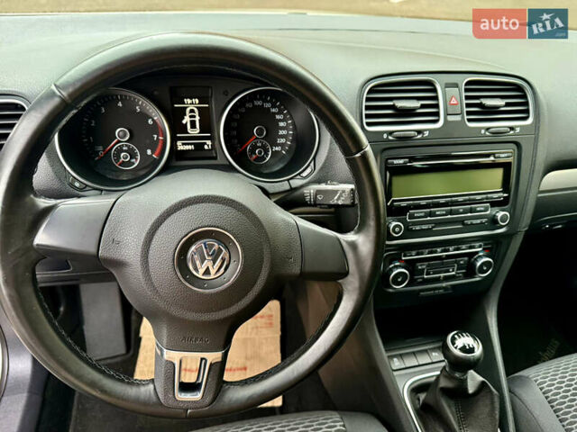 Бежевый Фольксваген Гольф, объемом двигателя 1.4 л и пробегом 200 тыс. км за 6599 $, фото 17 на Automoto.ua