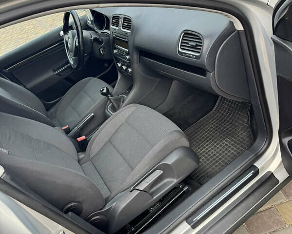 Бежевый Фольксваген Гольф, объемом двигателя 1.6 л и пробегом 174 тыс. км за 7999 $, фото 60 на Automoto.ua