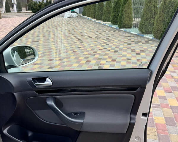 Бежевый Фольксваген Гольф, объемом двигателя 1.6 л и пробегом 174 тыс. км за 7999 $, фото 57 на Automoto.ua