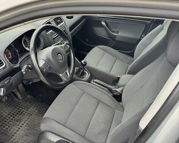 Бежевый Фольксваген Гольф, объемом двигателя 1.6 л и пробегом 174 тыс. км за 7999 $, фото 25 на Automoto.ua