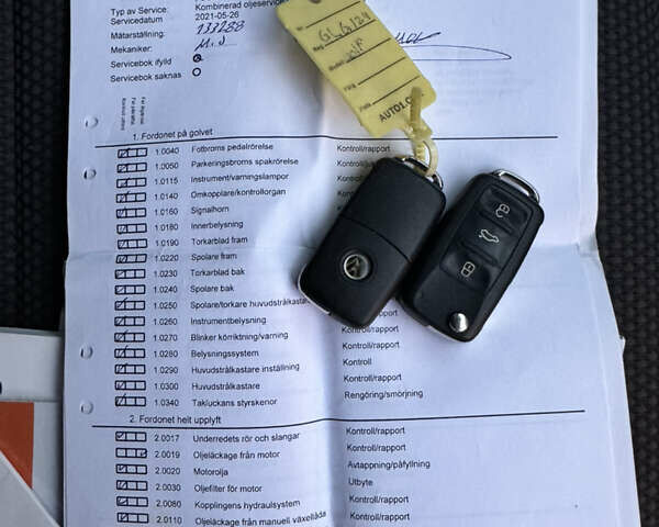 Бежевый Фольксваген Гольф, объемом двигателя 1.6 л и пробегом 174 тыс. км за 7999 $, фото 68 на Automoto.ua