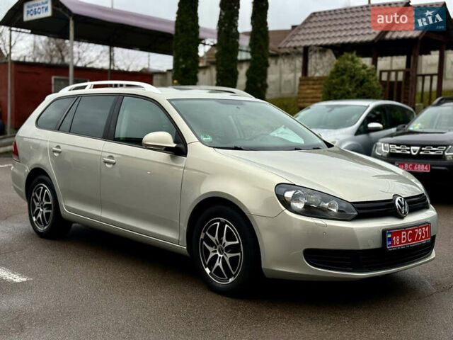 Бежевый Фольксваген Гольф, объемом двигателя 1.4 л и пробегом 200 тыс. км за 6599 $, фото 3 на Automoto.ua