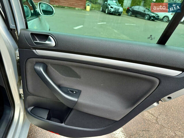 Бежевый Фольксваген Гольф, объемом двигателя 1.4 л и пробегом 200 тыс. км за 6599 $, фото 23 на Automoto.ua