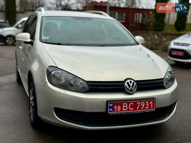 Бежевый Фольксваген Гольф, объемом двигателя 1.4 л и пробегом 200 тыс. км за 6599 $, фото 2 на Automoto.ua