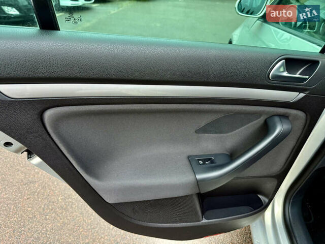 Бежевый Фольксваген Гольф, объемом двигателя 1.4 л и пробегом 200 тыс. км за 6599 $, фото 20 на Automoto.ua