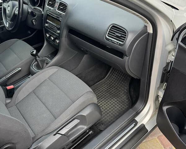 Бежевый Фольксваген Гольф, объемом двигателя 1.6 л и пробегом 174 тыс. км за 7999 $, фото 55 на Automoto.ua