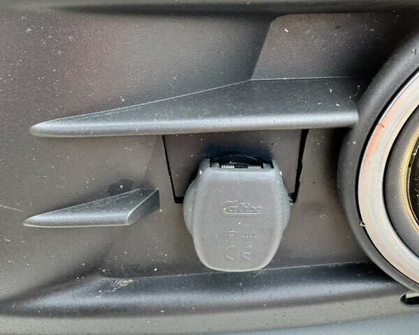 Бежевый Фольксваген Гольф, объемом двигателя 1.6 л и пробегом 174 тыс. км за 7999 $, фото 24 на Automoto.ua