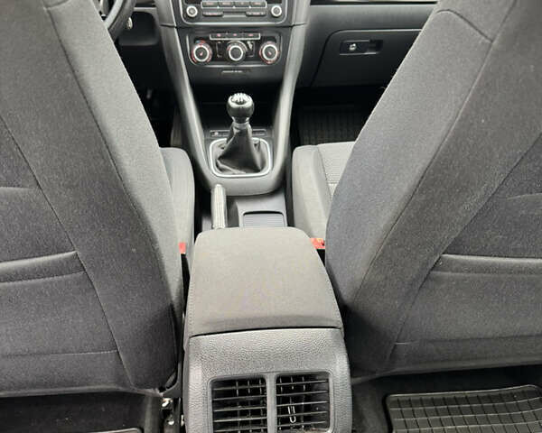 Бежевый Фольксваген Гольф, объемом двигателя 1.6 л и пробегом 174 тыс. км за 7999 $, фото 43 на Automoto.ua