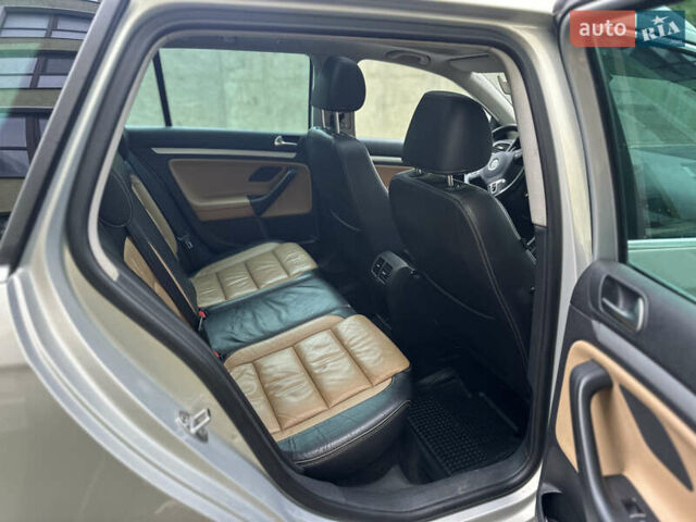 Бежевий Фольксваген Гольф, об'ємом двигуна 1.6 л та пробігом 280 тис. км за 7450 $, фото 29 на Automoto.ua