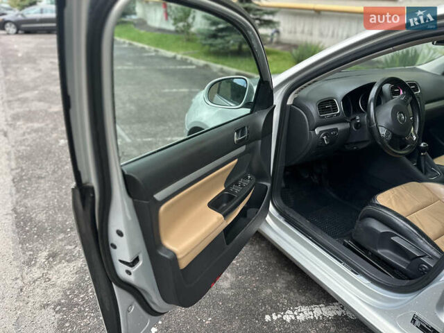 Бежевий Фольксваген Гольф, об'ємом двигуна 1.6 л та пробігом 280 тис. км за 7450 $, фото 45 на Automoto.ua