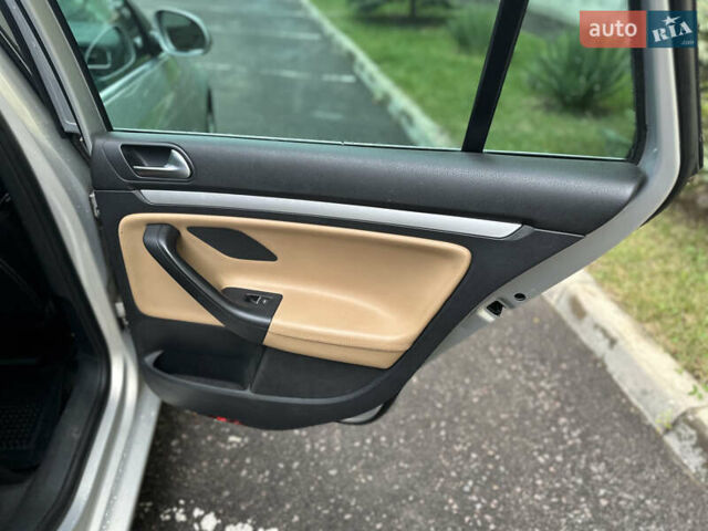 Бежевий Фольксваген Гольф, об'ємом двигуна 1.6 л та пробігом 280 тис. км за 7450 $, фото 31 на Automoto.ua