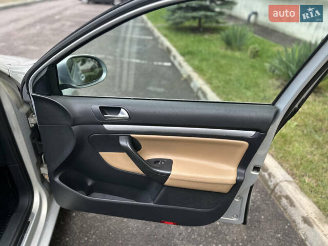 Бежевий Фольксваген Гольф, об'ємом двигуна 1.6 л та пробігом 280 тис. км за 7450 $, фото 41 на Automoto.ua