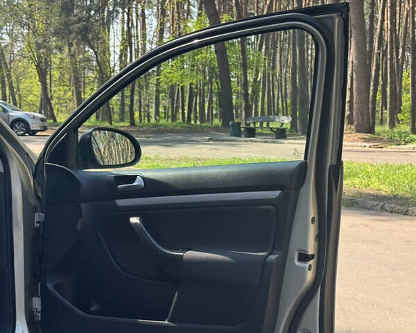 Бежевый Фольксваген Гольф, объемом двигателя 1.6 л и пробегом 240 тыс. км за 8700 $, фото 30 на Automoto.ua