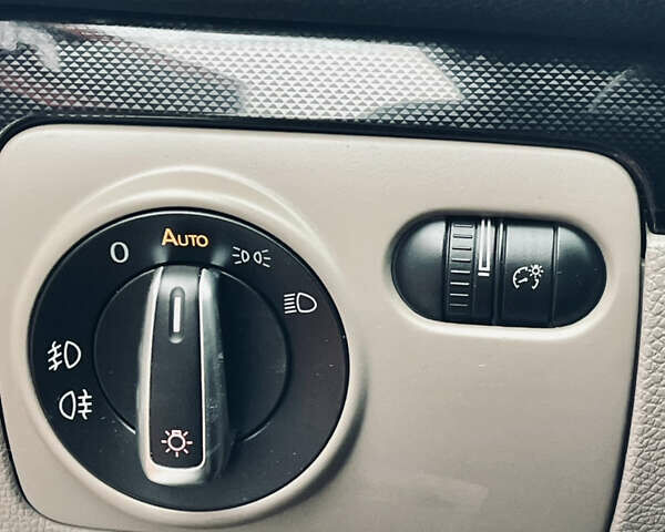 Бежевий Фольксваген Гольф, об'ємом двигуна 1.4 л та пробігом 153 тис. км за 8300 $, фото 28 на Automoto.ua