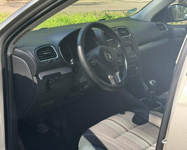 Бежевый Фольксваген Гольф, объемом двигателя 1.6 л и пробегом 240 тыс. км за 8700 $, фото 15 на Automoto.ua